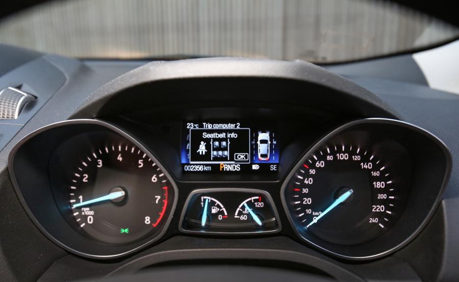 Панель приборов Ford Escape Trend 2016 года  (AU) (фото 2 из 44)